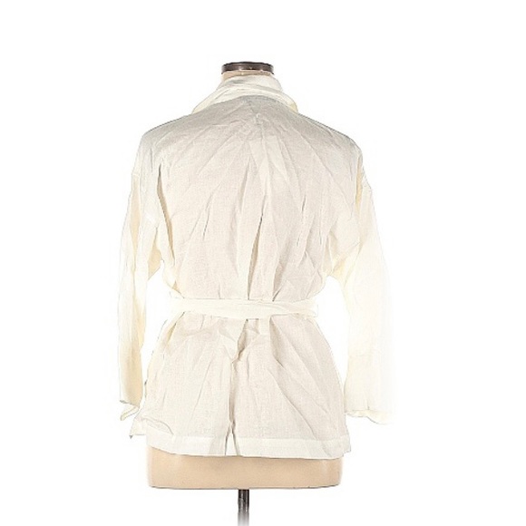 New & stunning zara blouse. - Picture 2 of 5